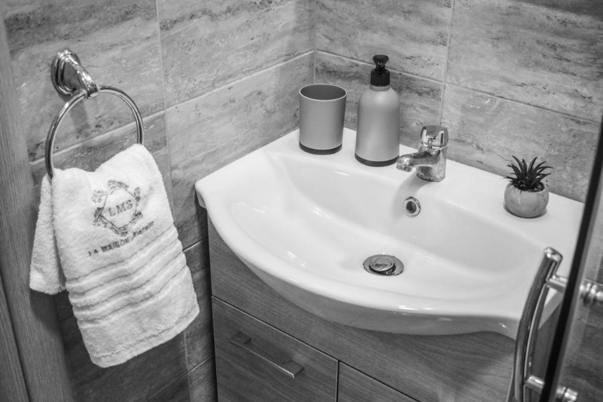 La Maison Plakes Rooftop Apt Skiathos Town Ngoại thất bức ảnh